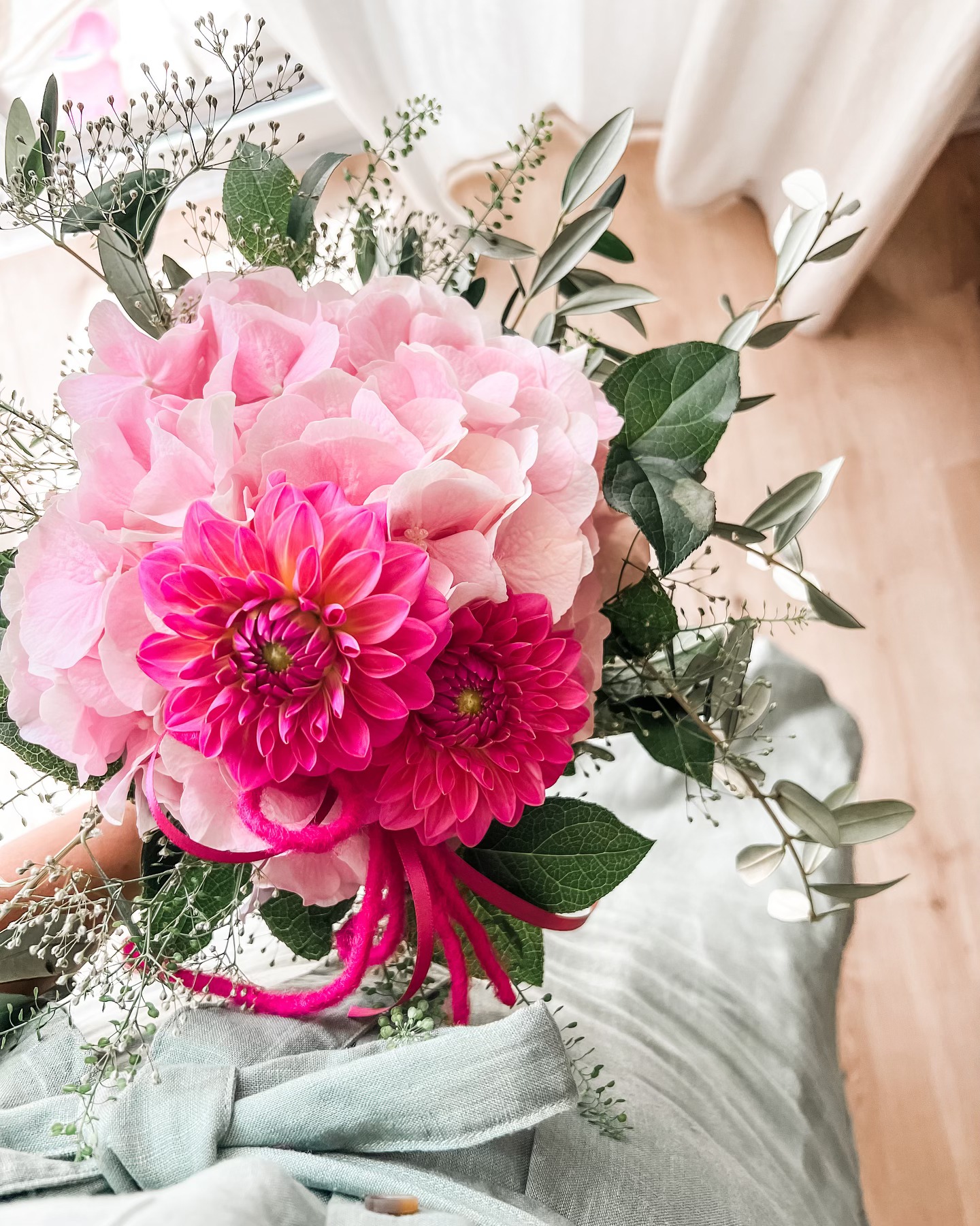 „You’re only here for a short visit. Don’t hurry, don’t worry. And be sure to smell the flowers along the way.“ —Walter Hagen#quoteoftheday #flowers #flower #blumenliebe #flowerpower #hortensien #hortensienliebe #motivation